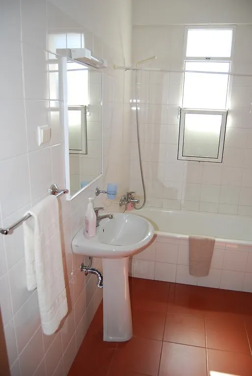 Residencial Atlantico Otel Porto Moniz Konukevi